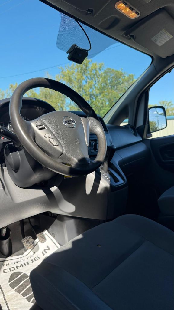 Photo 9 of this NISSAN NV200