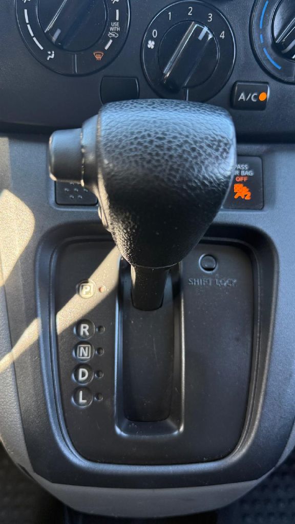 Photo 17 of this NISSAN NV200