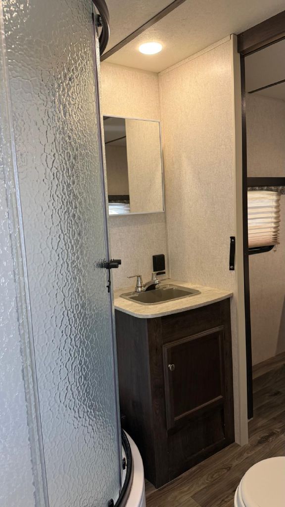 Photo 17 of this StarCraft Autumn Ridge RV