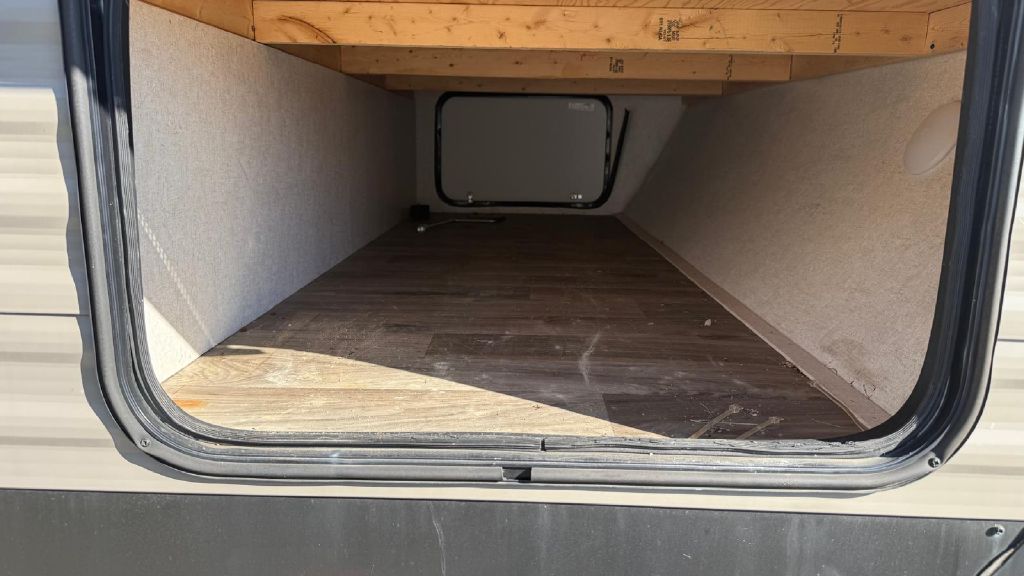 Photo 28 of this StarCraft Autumn Ridge RV