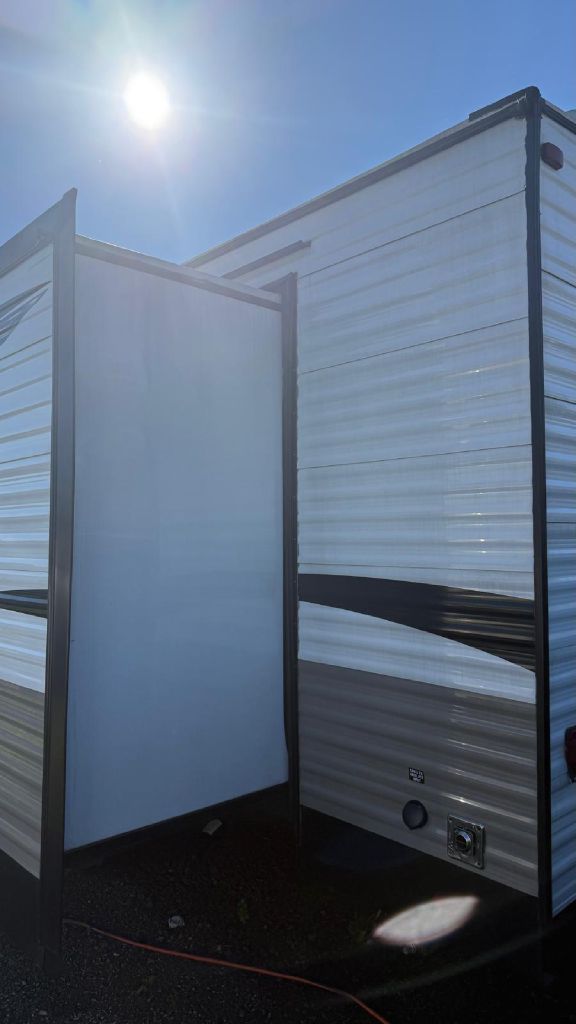 Photo 32 of this StarCraft Autumn Ridge RV