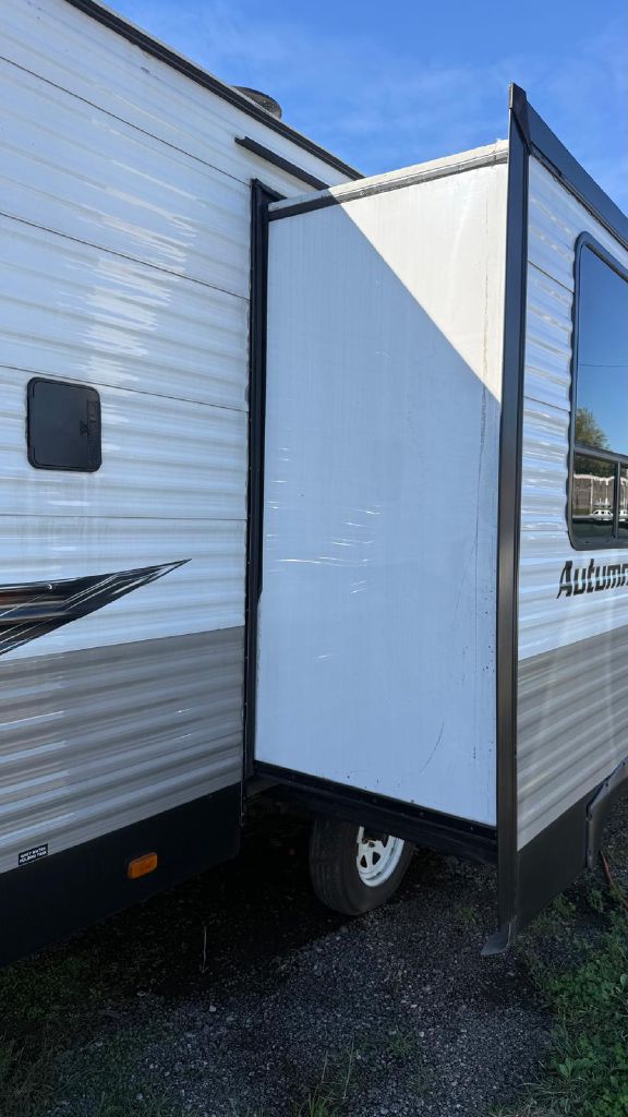 Photo 33 of this StarCraft Autumn Ridge RV