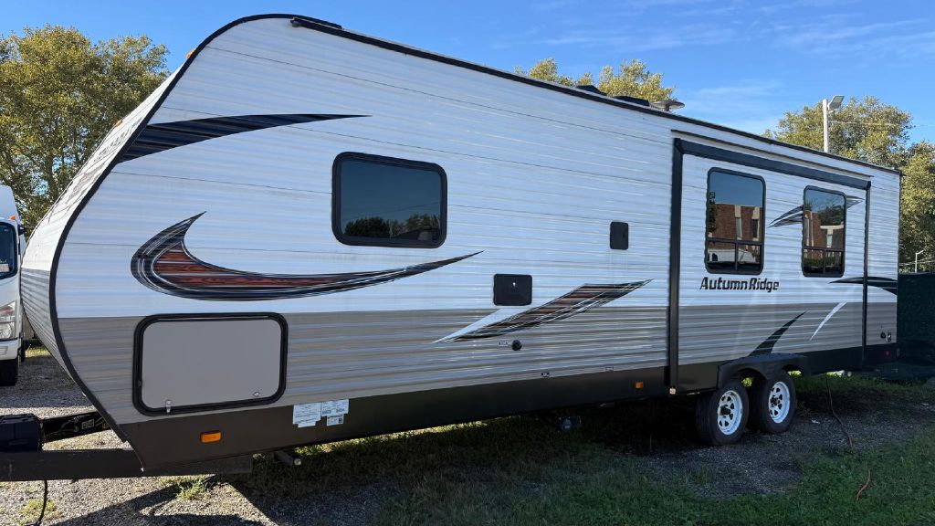 Photo 3 of this StarCraft Autumn Ridge RV