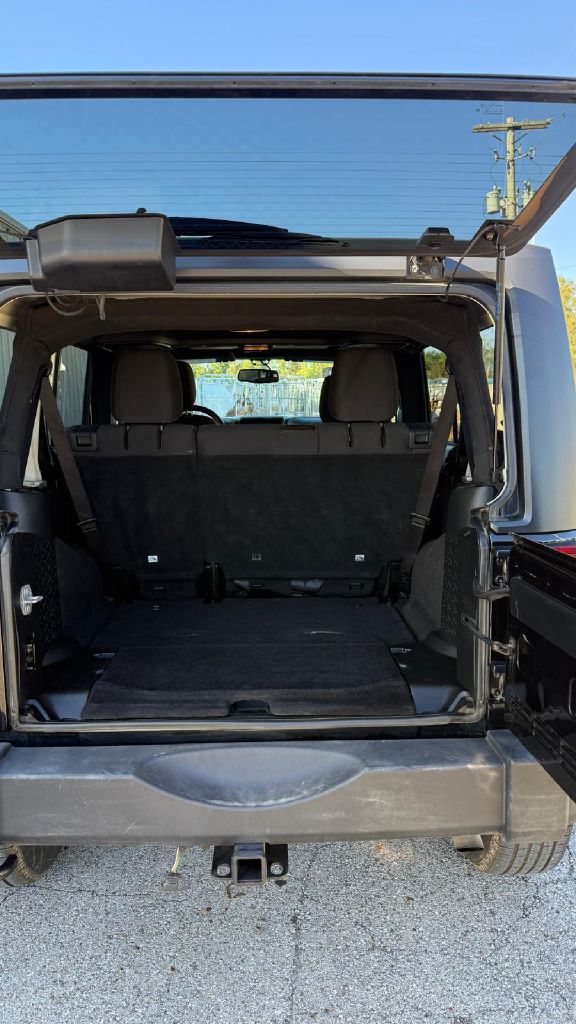 Photo 15 of this JEEP WRANGLER UNLIMI