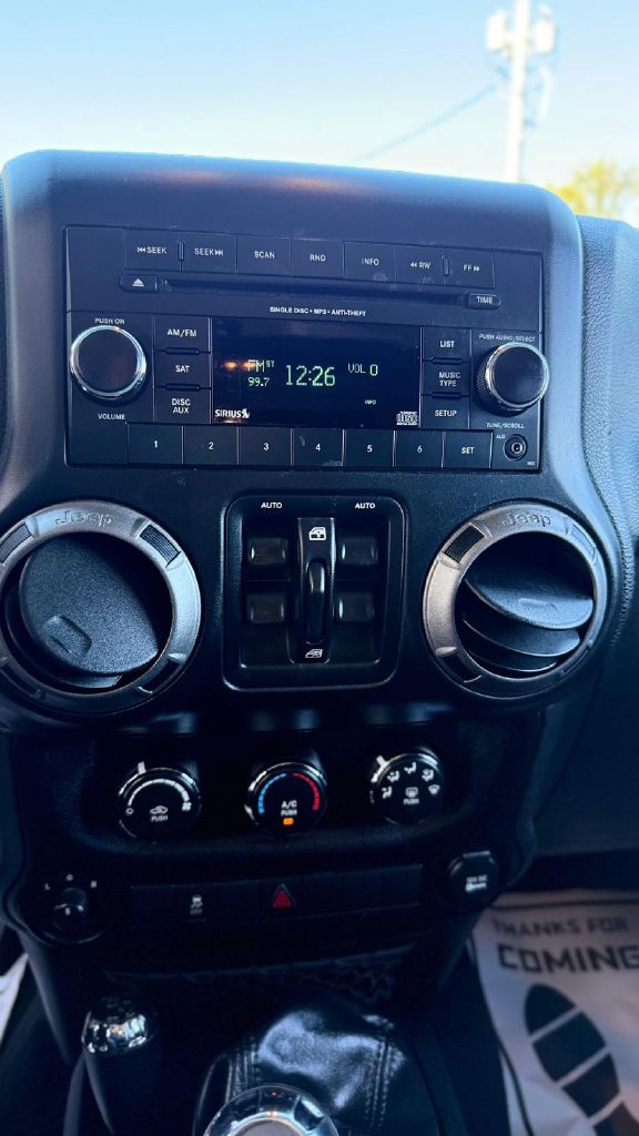 Photo 24 of this JEEP WRANGLER UNLIMI