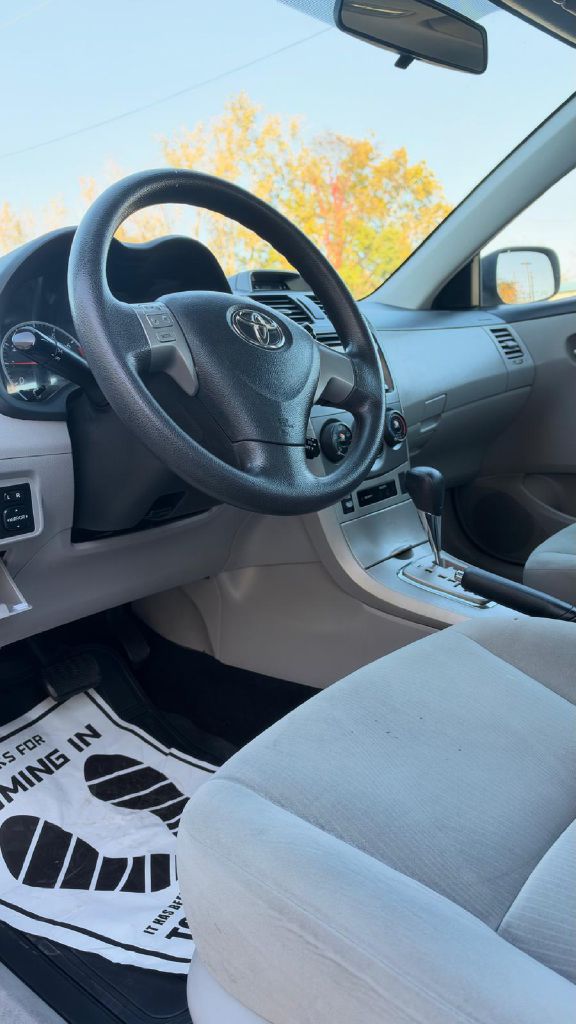 Photo 8 of this TOYOTA COROLLA