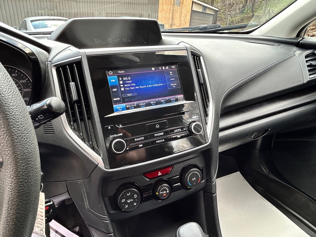 Photo 10 of this SUBARU IMPREZA