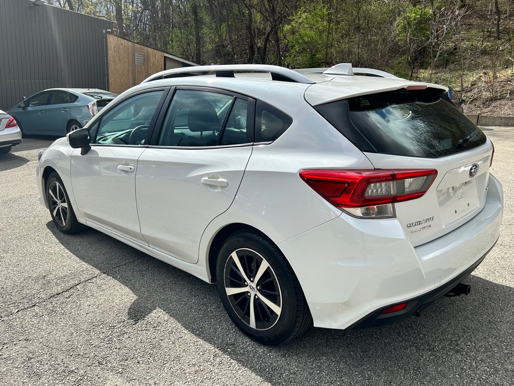 Photo 5 of this SUBARU IMPREZA