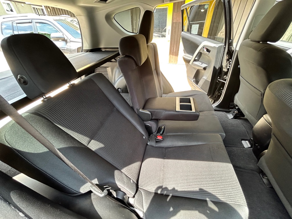 Photo 14 of this TOYOTA RAV4
