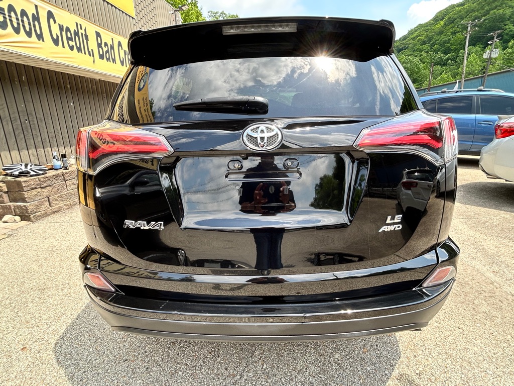 Photo 6 of this TOYOTA RAV4