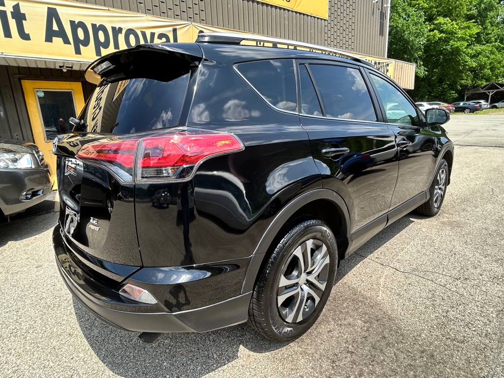 Photo 7 of this TOYOTA RAV4