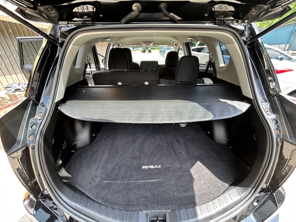 Photo 12 of this TOYOTA RAV4