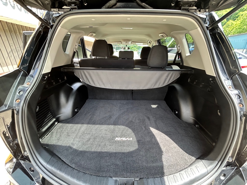 Photo 11 of this TOYOTA RAV4