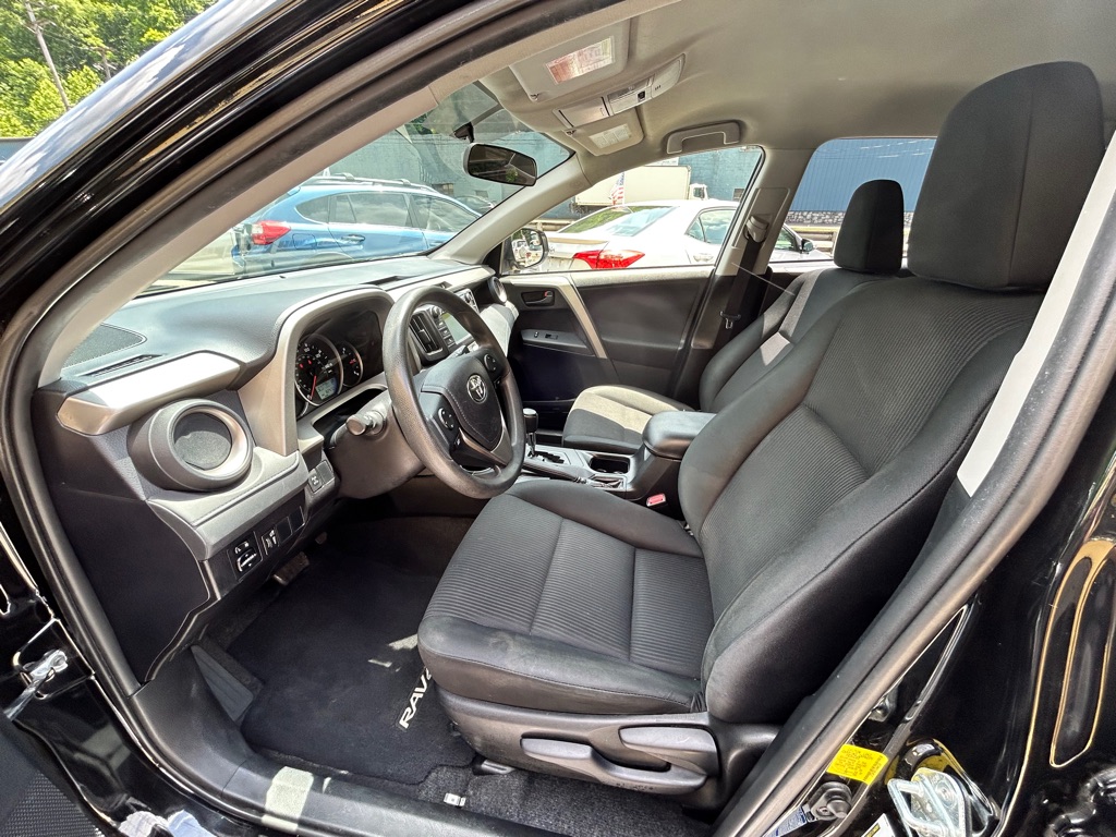 Photo 9 of this TOYOTA RAV4