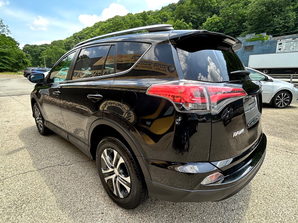 Photo 5 of this TOYOTA RAV4