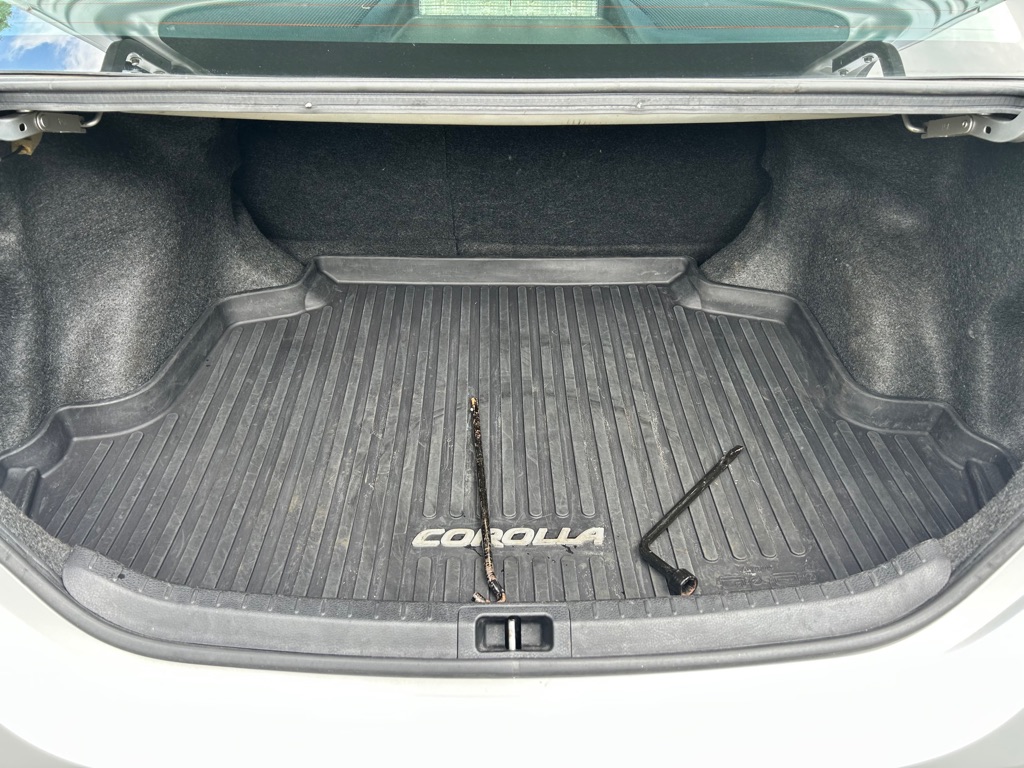 Photo 13 of this TOYOTA COROLLA