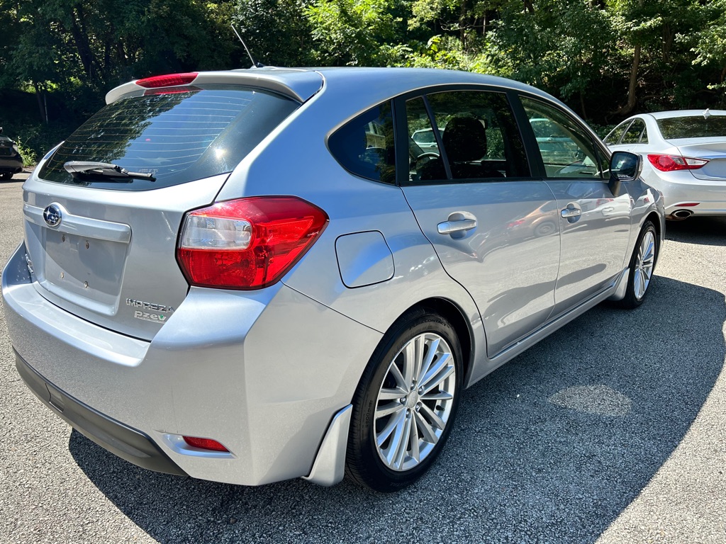 Photo 7 of this SUBARU IMPREZA