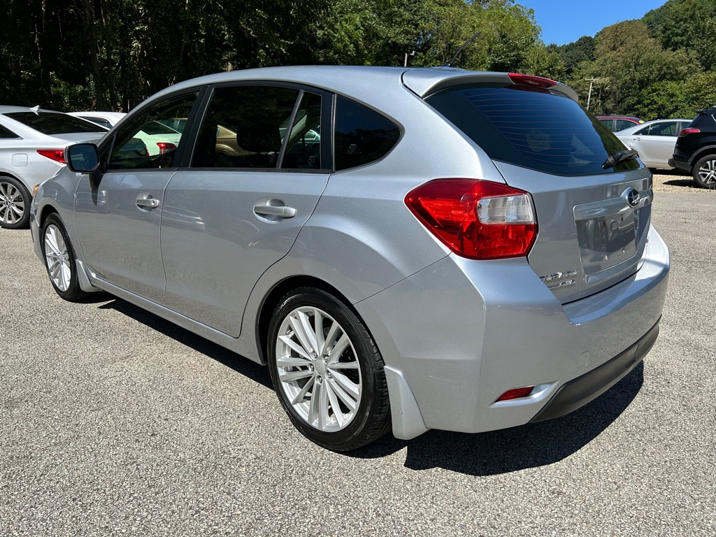 Photo 5 of this SUBARU IMPREZA