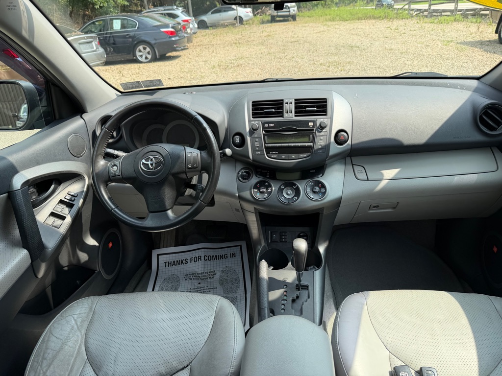 Photo 19 of this TOYOTA RAV4