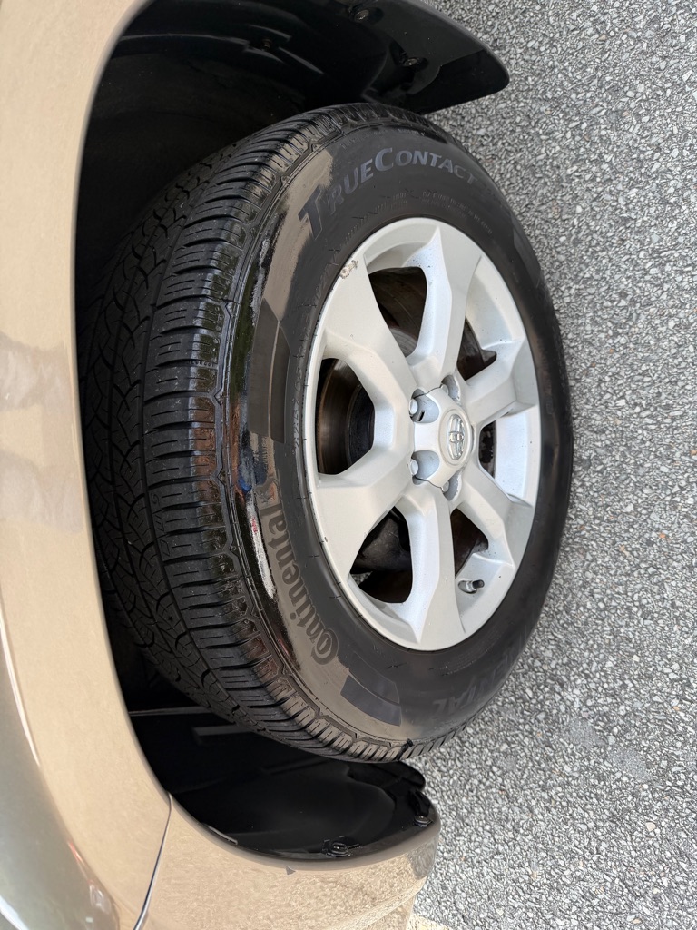 Photo 12 of this TOYOTA RAV4