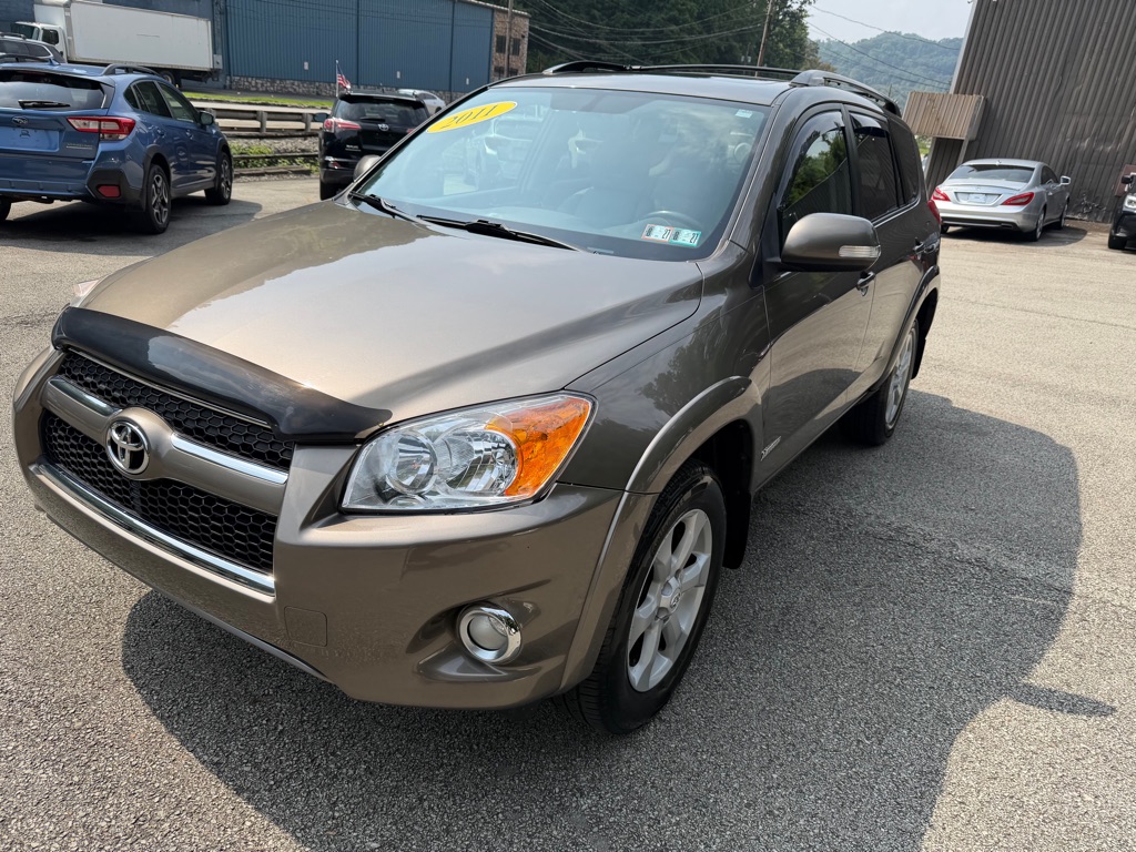 Photo 3 of this TOYOTA RAV4