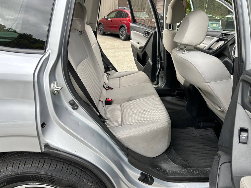 Photo 10 of this SUBARU FORESTER