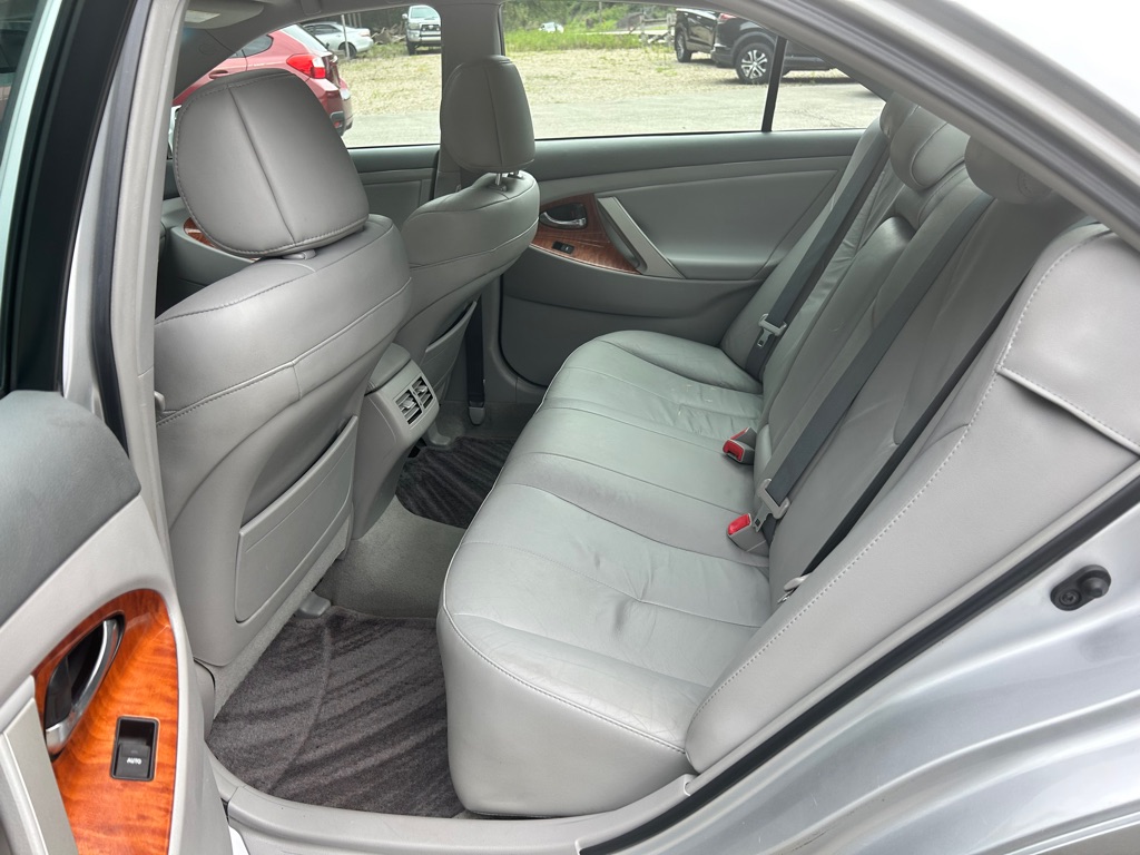 Photo 11 of this TOYOTA CAMRY HYBRID