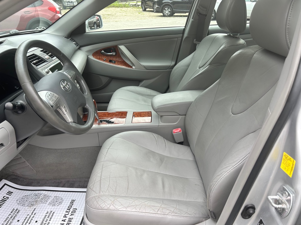 Photo 9 of this TOYOTA CAMRY HYBRID