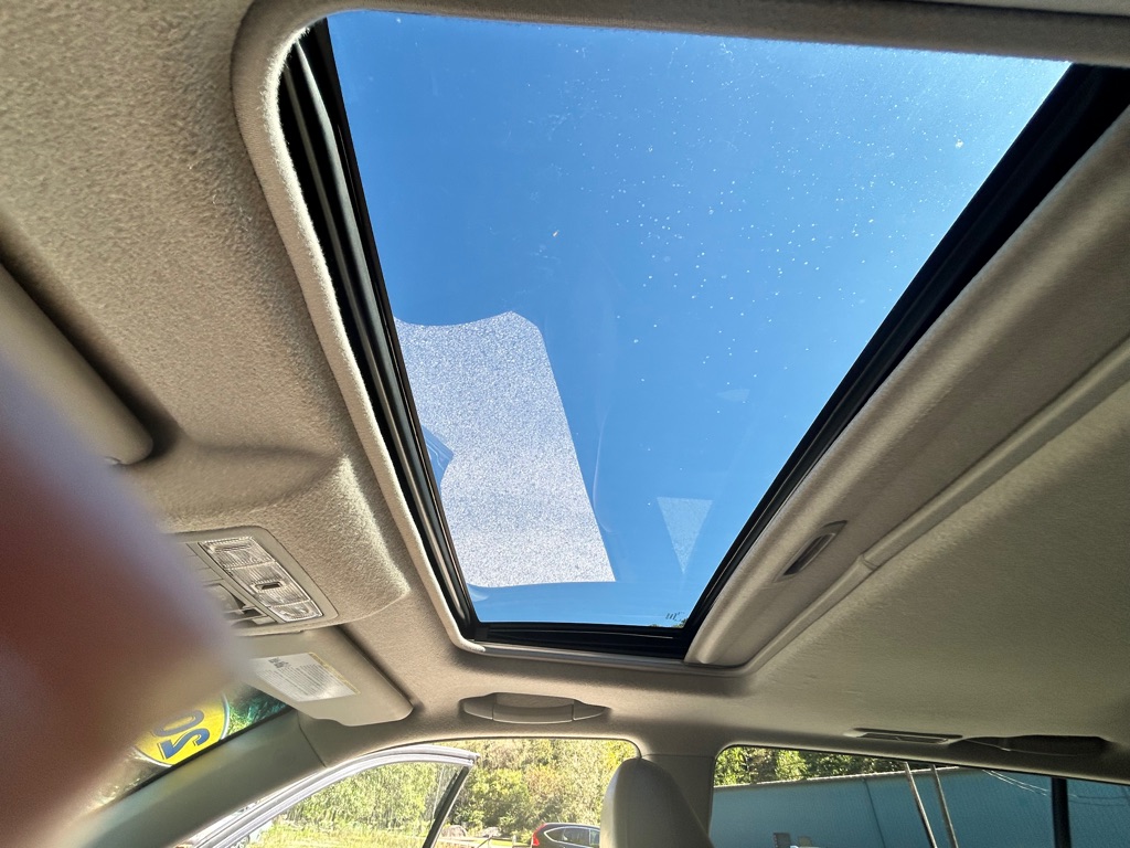 Photo 15 of this TOYOTA HIGHLANDER