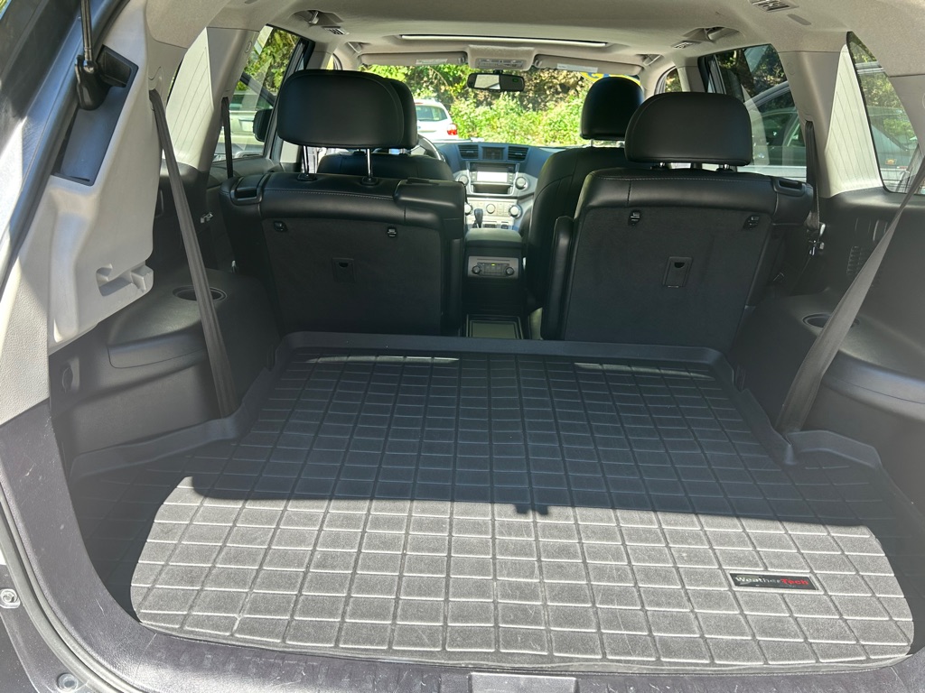 Photo 14 of this TOYOTA HIGHLANDER