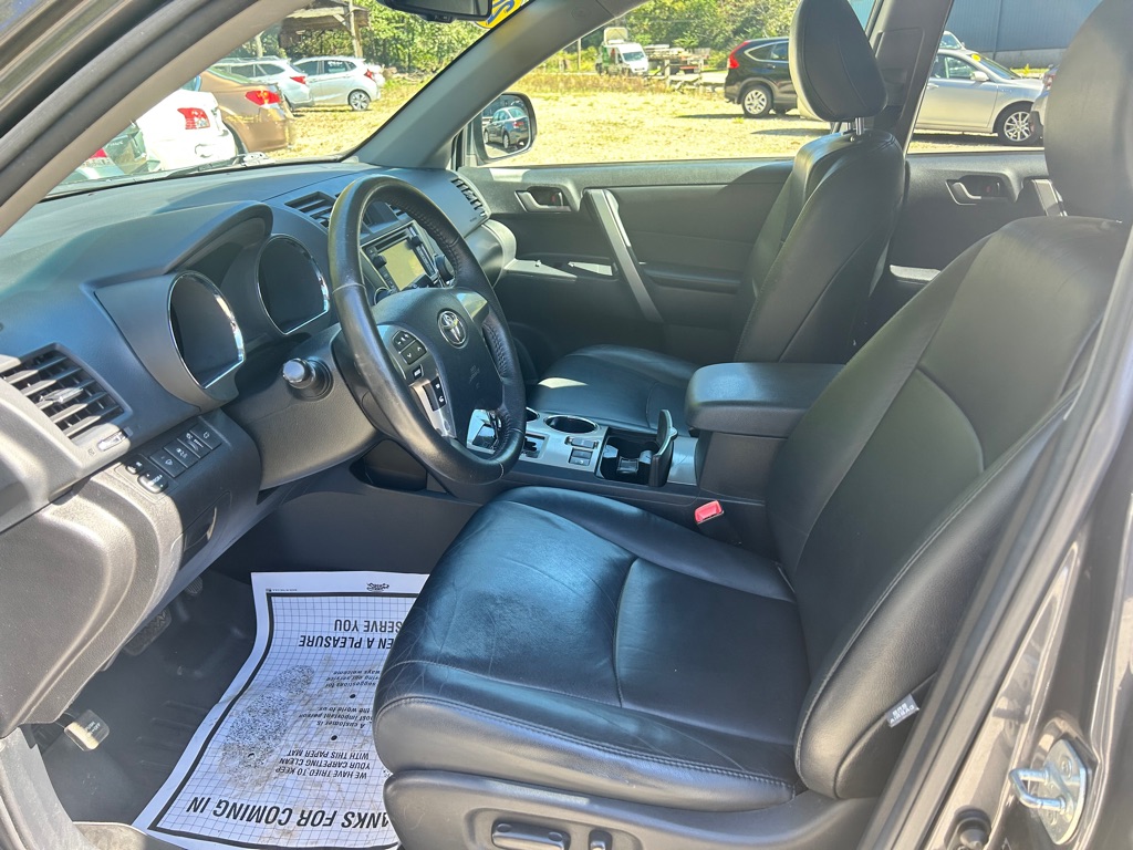 Photo 7 of this TOYOTA HIGHLANDER