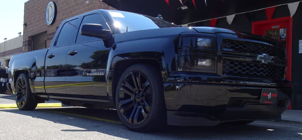 Photo 2 of this CHEVROLET SILVERADO 1500