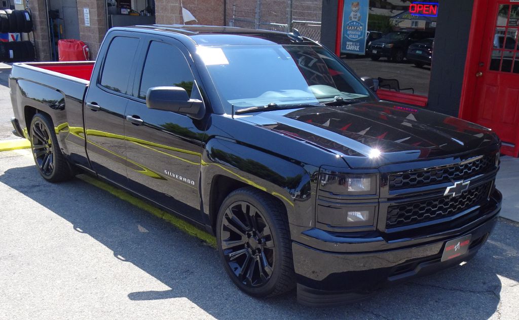 Photo 3 of this CHEVROLET SILVERADO 1500