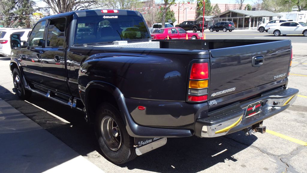 Photo 33 of this CHEVROLET SILVERADO 3500