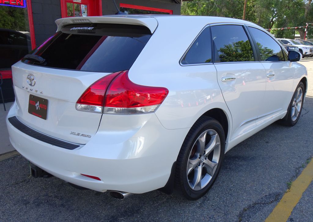 Photo 8 of this TOYOTA VENZA
