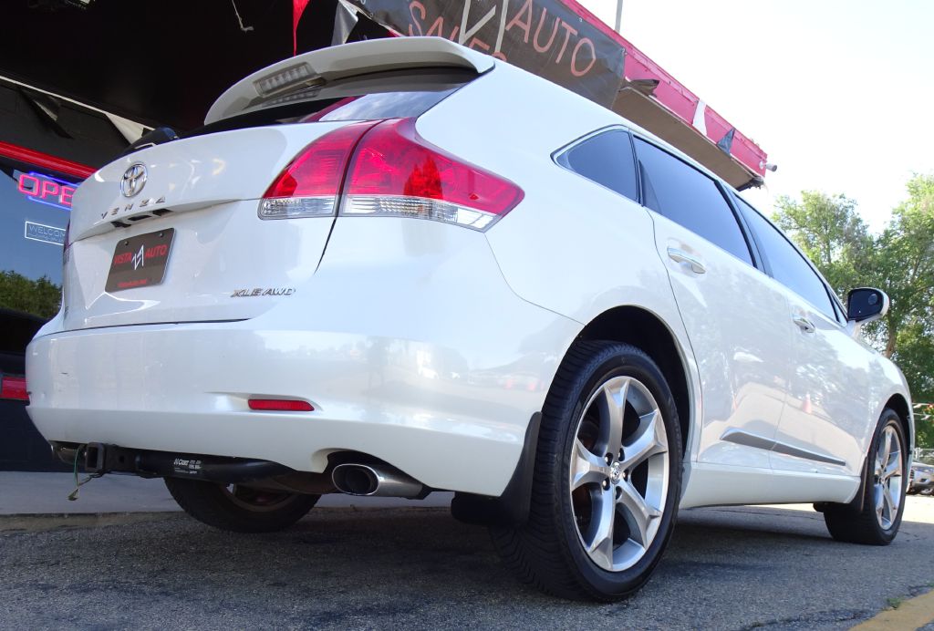 Photo 9 of this TOYOTA VENZA