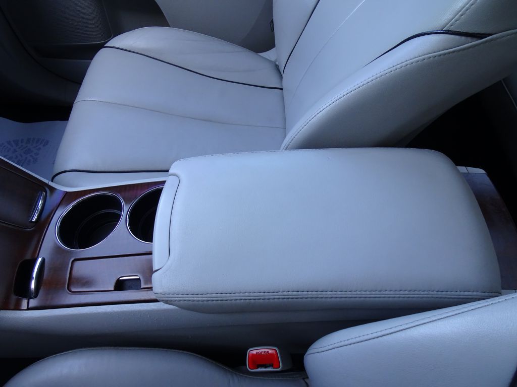 Photo 27 of this TOYOTA VENZA