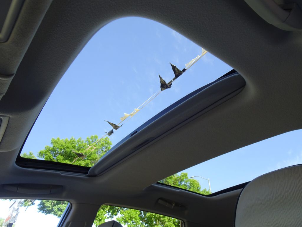 Photo 28 of this TOYOTA VENZA