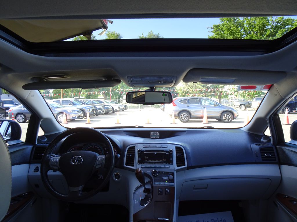 Photo 33 of this TOYOTA VENZA