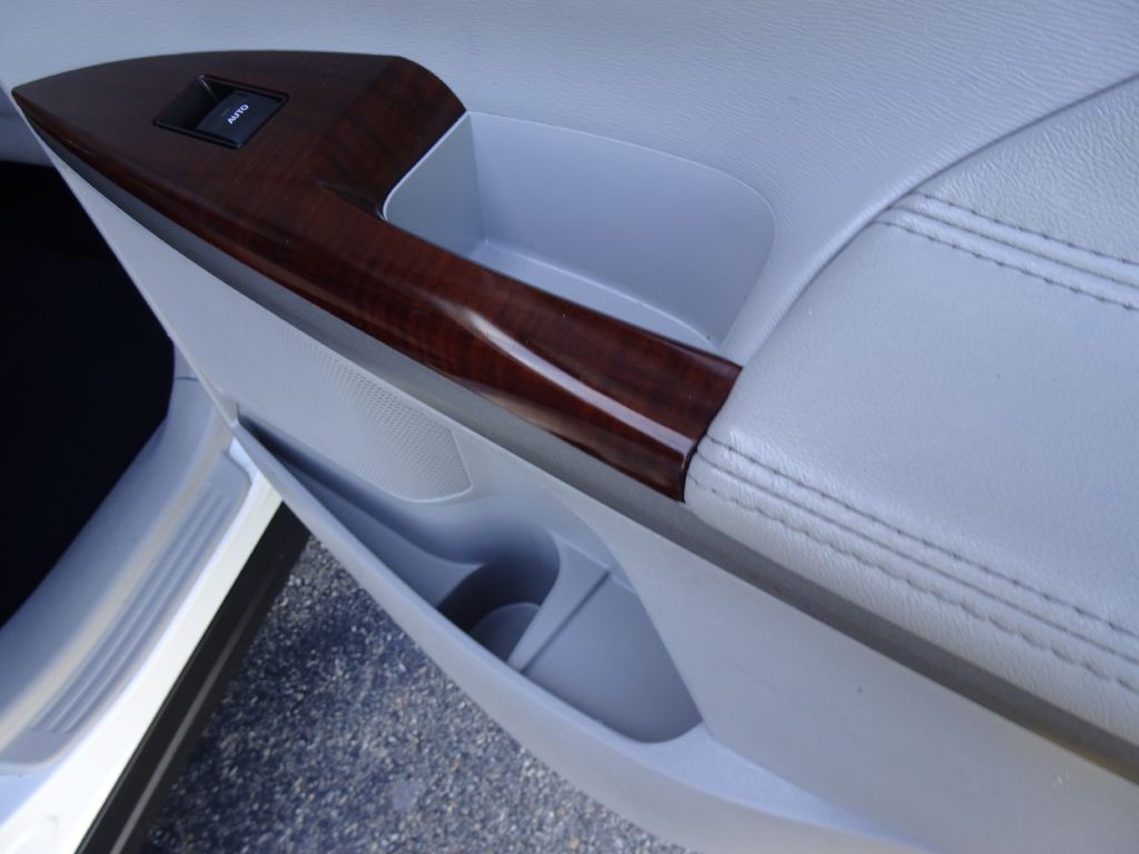 Photo 39 of this TOYOTA VENZA