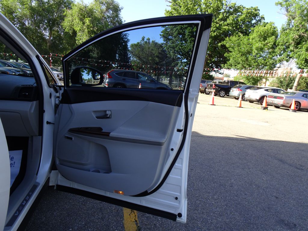 Photo 41 of this TOYOTA VENZA