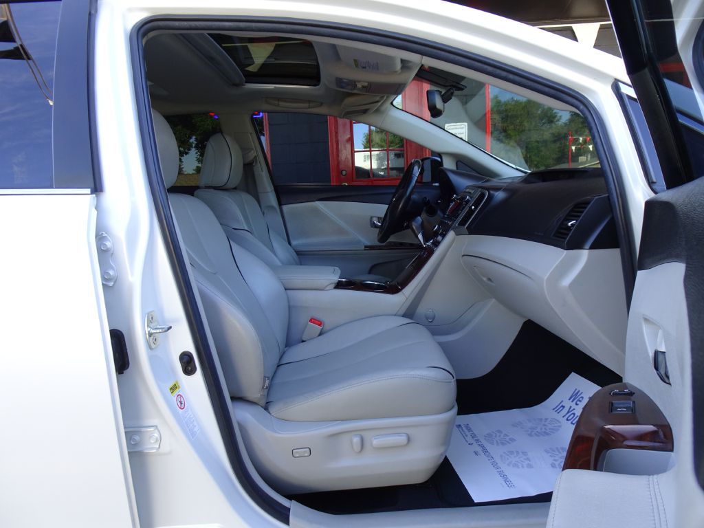 Photo 43 of this TOYOTA VENZA