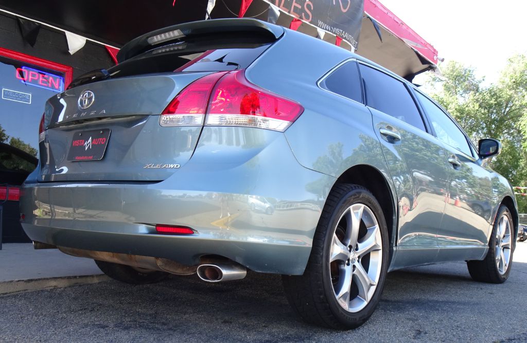 Photo 9 of this TOYOTA VENZA