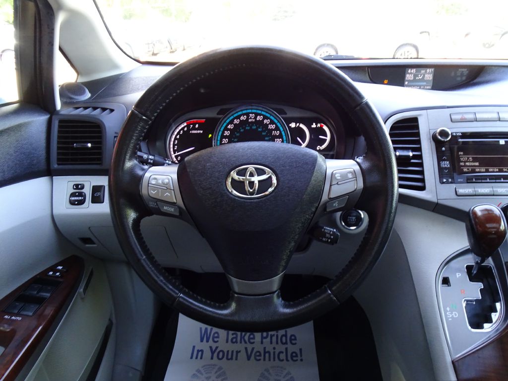 Photo 22 of this TOYOTA VENZA