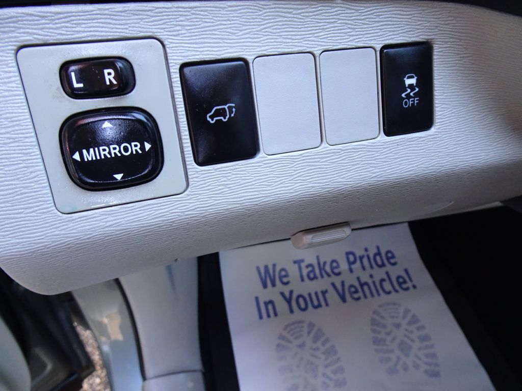 Photo 23 of this TOYOTA VENZA