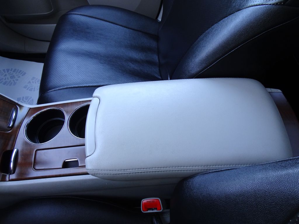 Photo 27 of this TOYOTA VENZA