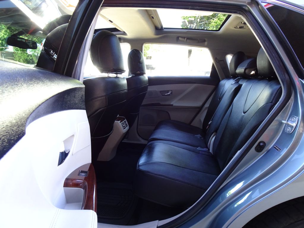 Photo 31 of this TOYOTA VENZA