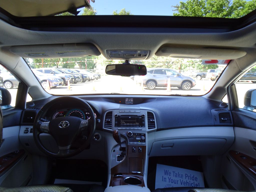 Photo 33 of this TOYOTA VENZA