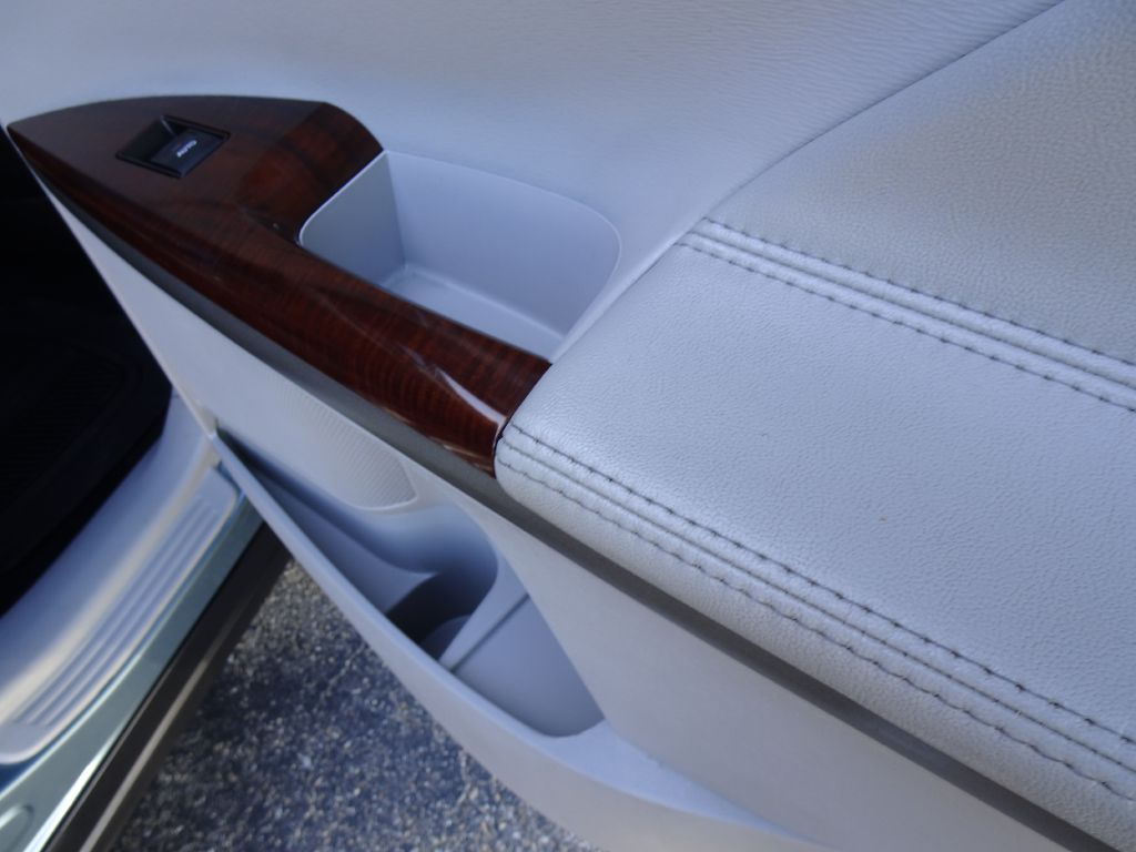 Photo 38 of this TOYOTA VENZA