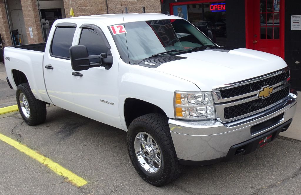 Photo 3 of this CHEVROLET SILVERADO 2500